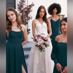 NWT Dreamy Romance Forest Green Backless Maxi Dress Size XS